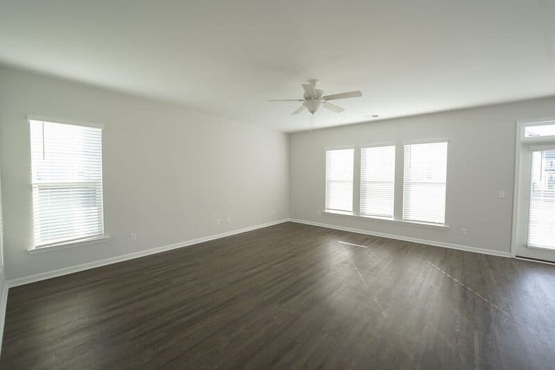 Savannah House: 257 Brookline Dr
