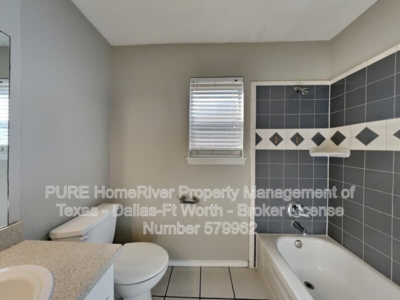 Arlington House: 5223 Windy Meadow Dr