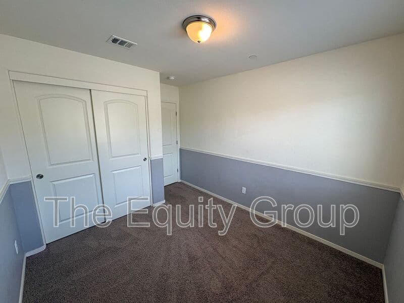 Visalia House: 2113 North Highland Street