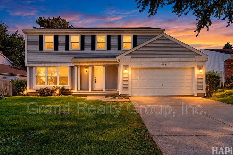 Vernon Hills House: 507 Exeter Place