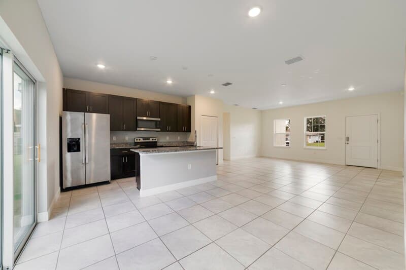 Ocala House: 464 Marion Oaks Dr
