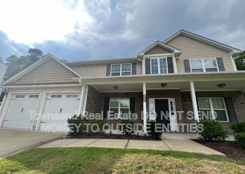 Fayetteville House: 6426 Burnside Place