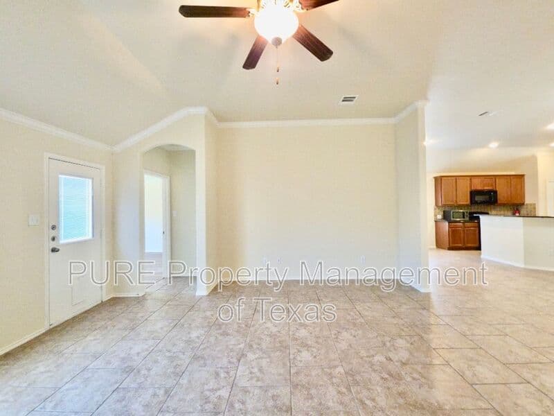Buda House: 124 Jasper Trail