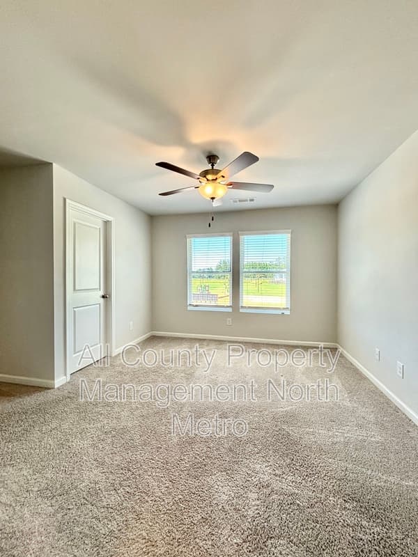 Adairsville Townhome: 305 Rolling Green Road