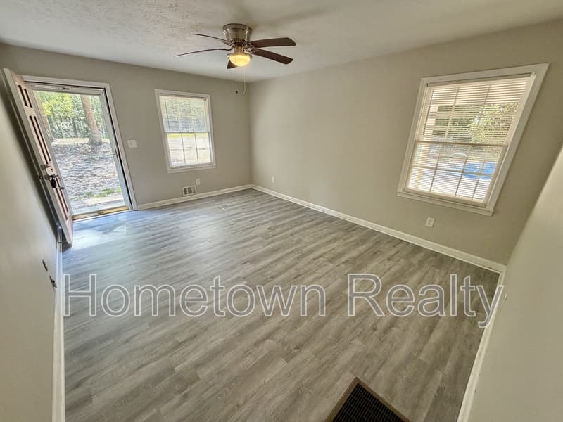 Locust Grove House: 2219 Old Jackson Road