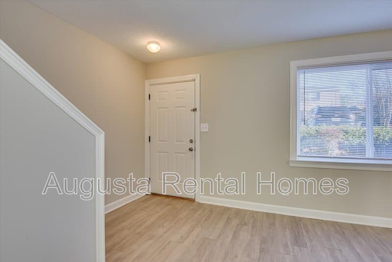 Augusta Townhome: 2905 Arrowhead Drive - E10