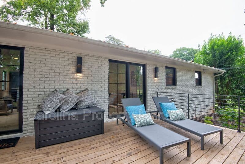 Charlotte House: 3945 Rockfern Rd