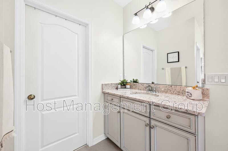 Orlando House: 8205 Bayliss Ct
