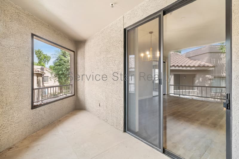 Scottsdale House: 15252 N 100th St
