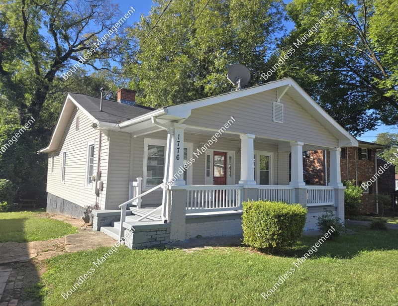 College Park House: 1776 Lyle Ave