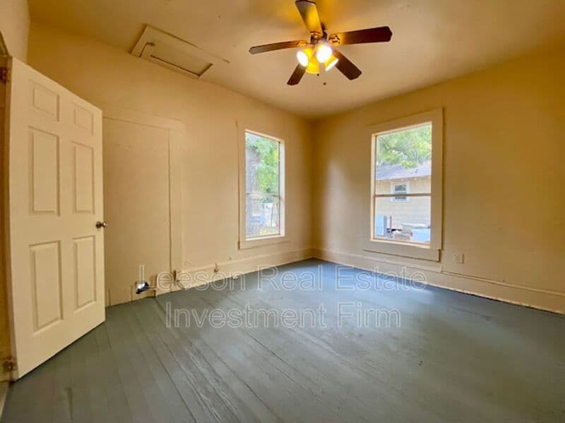 Shreveport House: 2540 Dupont St.
