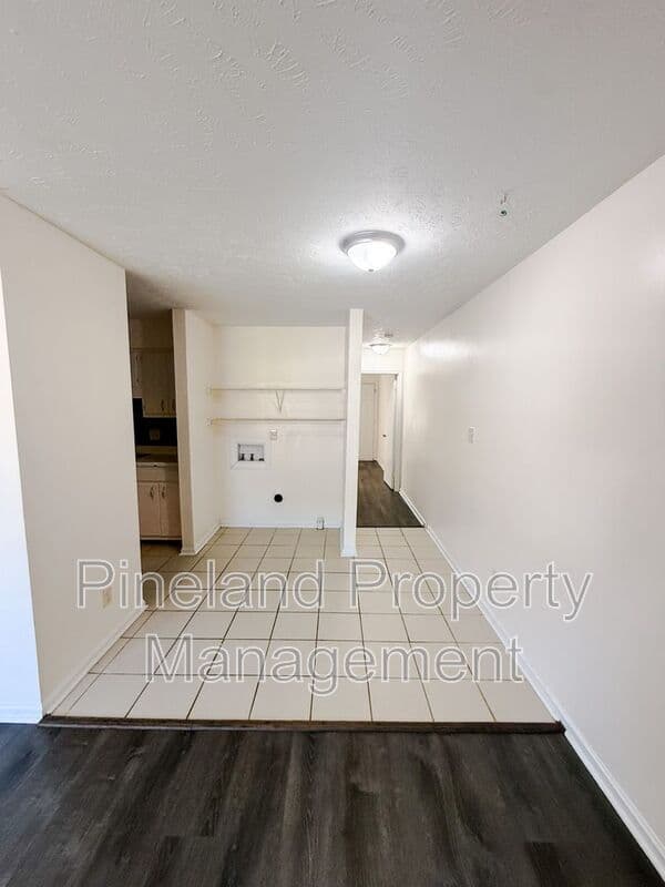 Fayetteville House: 3241 Willard Dr.