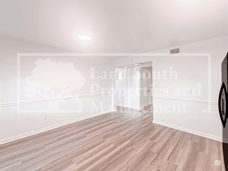 Lakeland House: 520 McKay Court