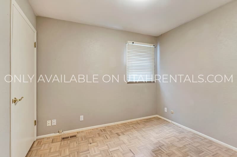 Provo House: 3676 N 870 E