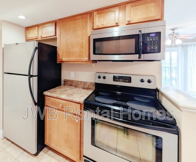 Jacksonville Condo: 3737 Loretto Rd #407