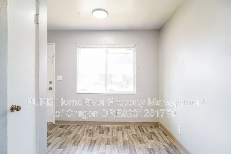 Hillsboro House: 1049 SE Walnut St.