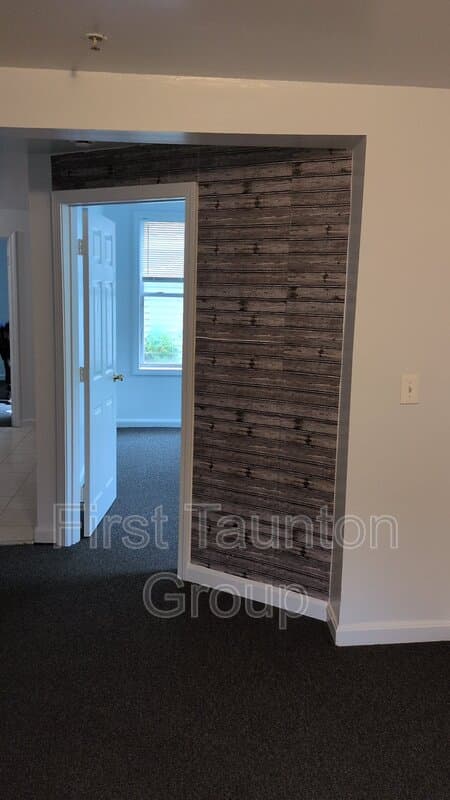 Taunton Condo: 458 Weir Street