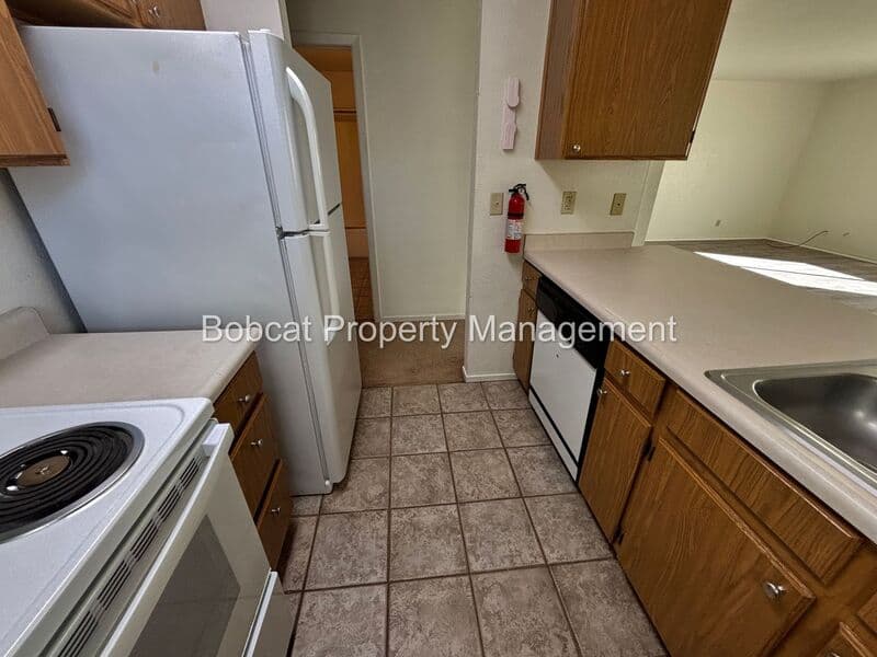 Dayton Condo: 136 Dayton Village Parkway
