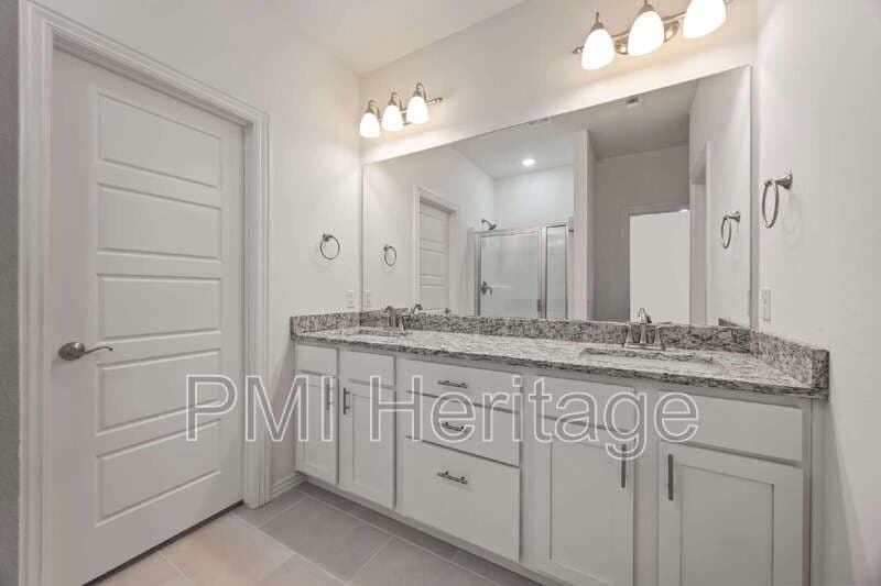 Bentonville House: 5802 Southwest Teppee Avenue