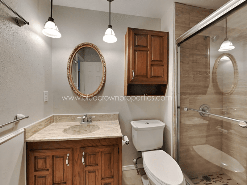 Carrollton House: 2112 Victoria Road