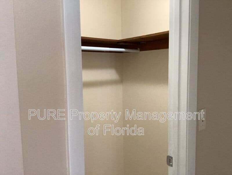 Ocala House: 1814 NE 17 Street