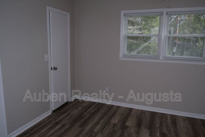 Augusta House: 1604 Johns Road