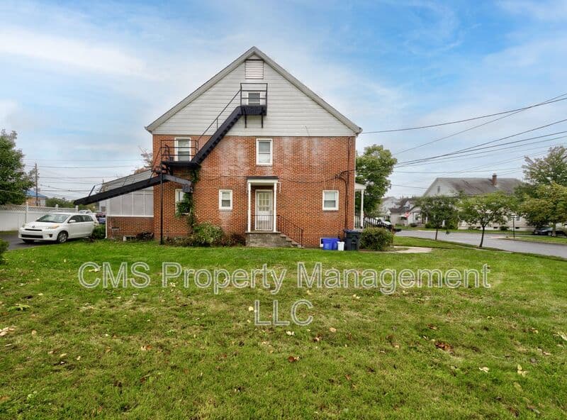 Bound Brook Condo: 407 Longwood Ave