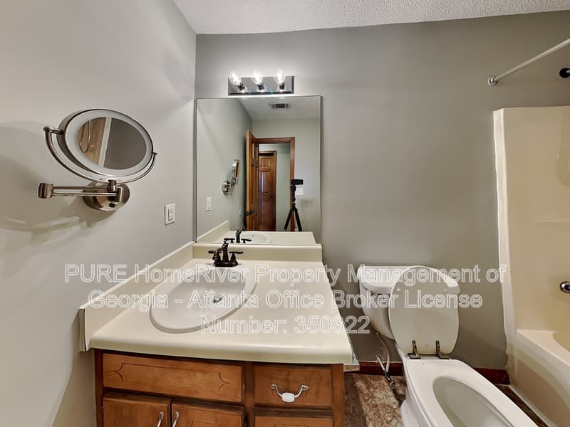 Lawrenceville House: 2280 Castle Royale Dr