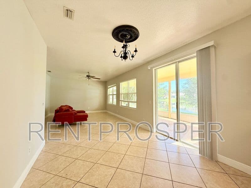Melbourne House: 4275 Canby Drive