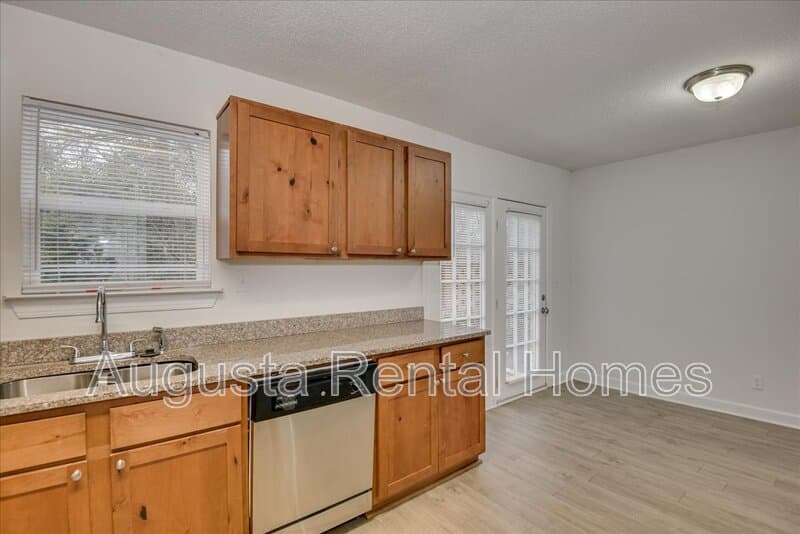 Augusta Condo: 2905 Arrowhead Drive - E4