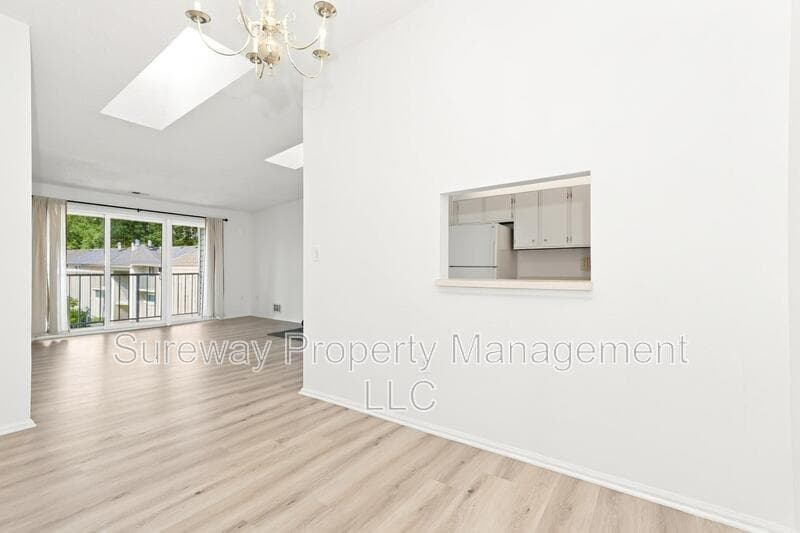 Hamilton Condo: 58 Willow Ct