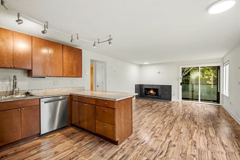 Seattle Condo: 1751 NW 58th St