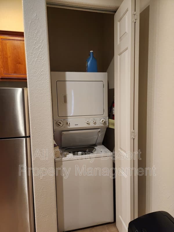 La Quinta Condo: 50650 Santa Rosa Plaza