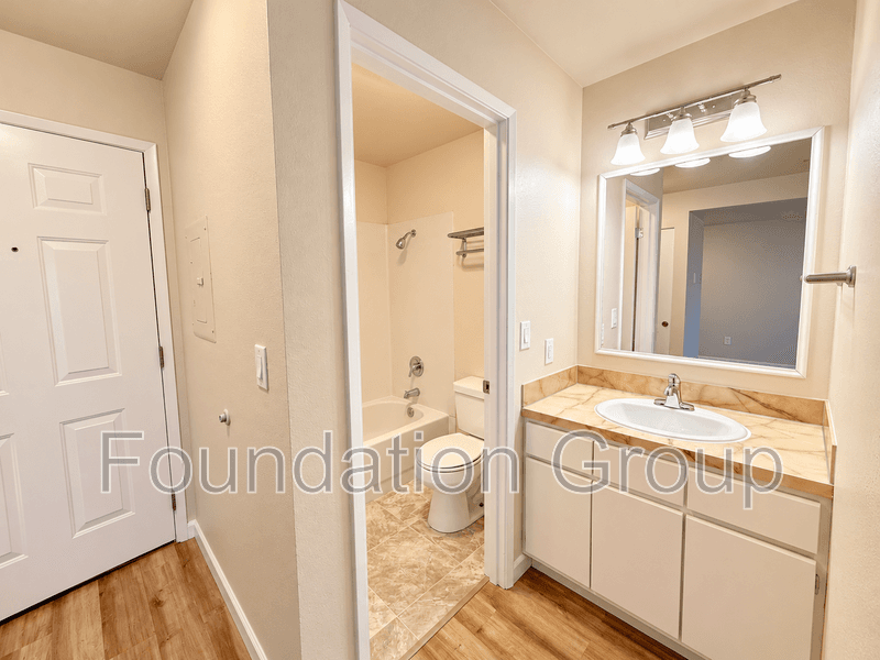 Seattle House: 400 10th Ave