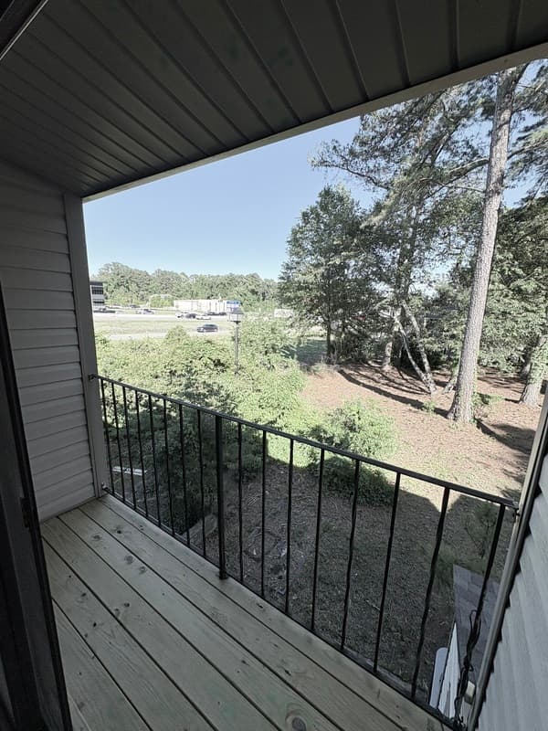 Columbia Townhome: 240 Jamil Rd