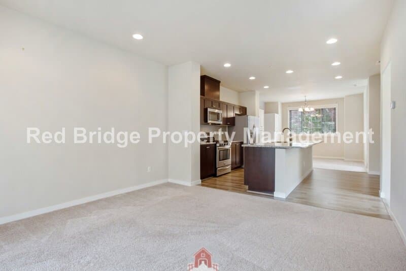 Wilsonville Townhome: 28520 SW Paris Ave