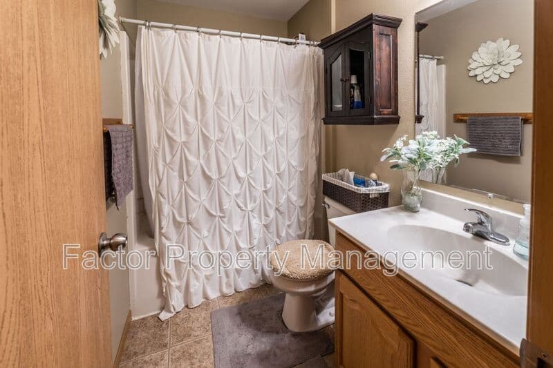 Mankato Condo: 1328 Warren St.