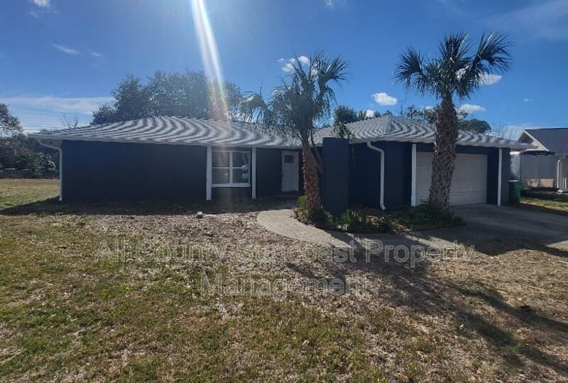 Palm Harbor House: 648 16th Ln