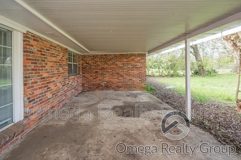 Montgomery House: 3117 Brentwood Dr