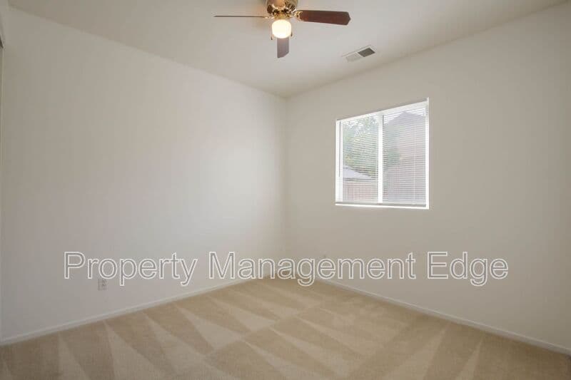 Hemet House: 127 Fuerte Ct