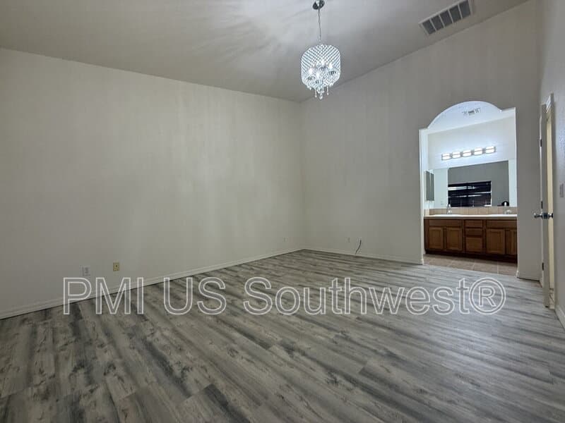 Fort Mohave House: 2060 Mesa Verde Way