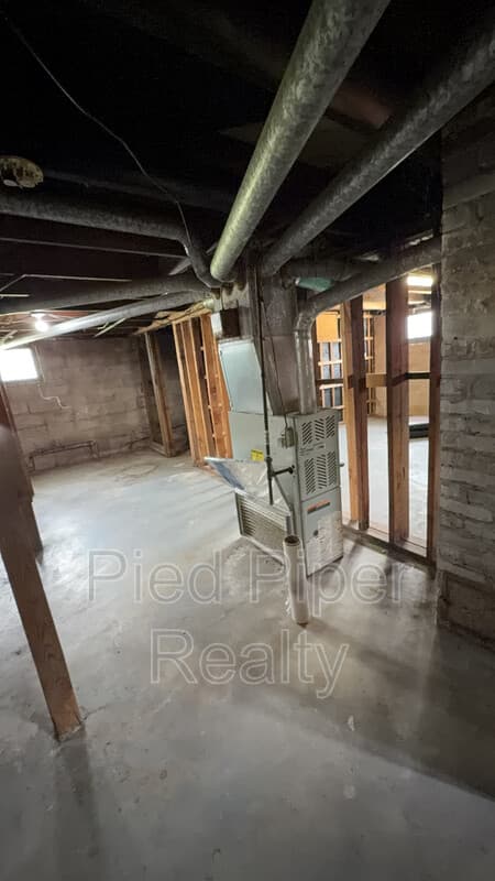 Freeport House: 1265 South Galena Avenue