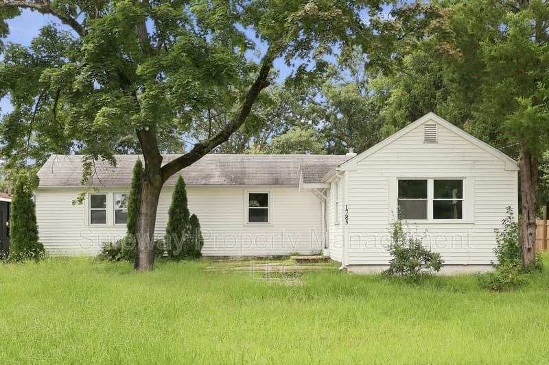 Sicklerville House: 1785 Williamstown Rd