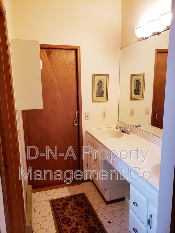 Cresco House: 3530 Spruce Cabin Road