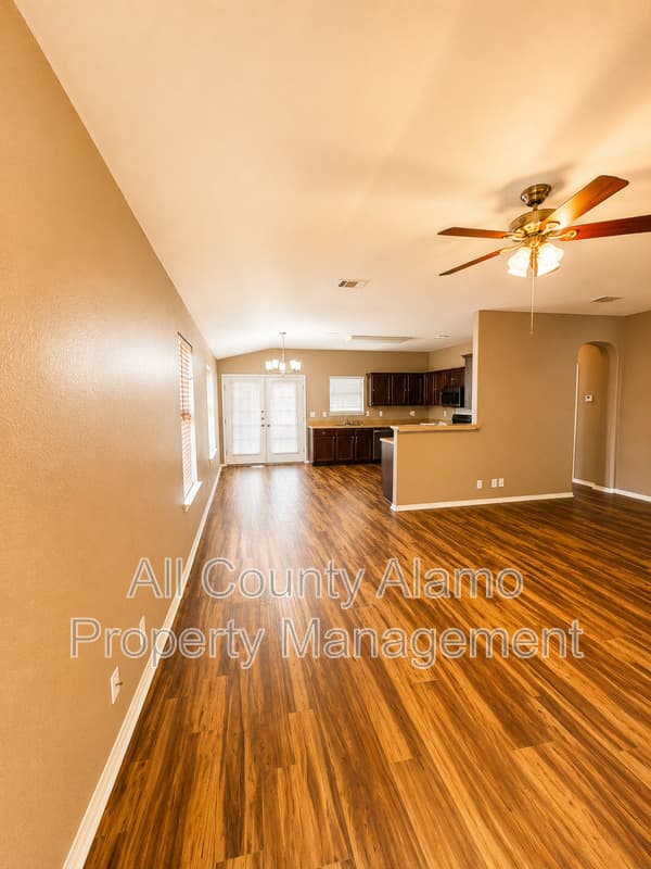 Selma House: 9006 Pinseeker