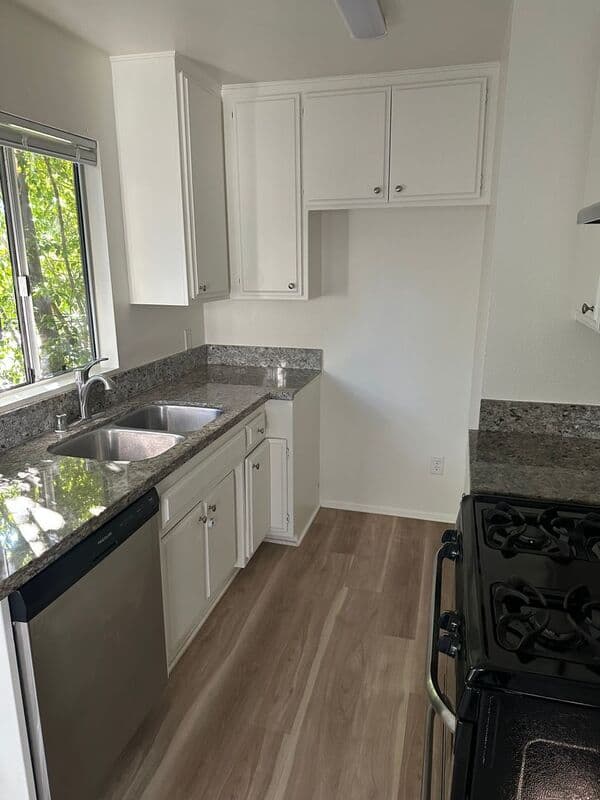 Montrose House: 2337 Del Mar Rd.
