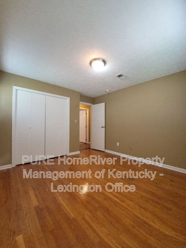 Richmond House: 106 Hammons Dr
