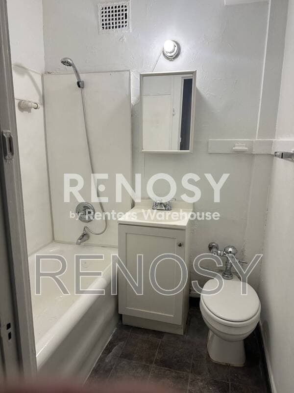 Des Moines House: 3607 Ingersoll Ave