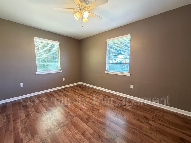 Denham Springs House: 8330 Springfield Rd