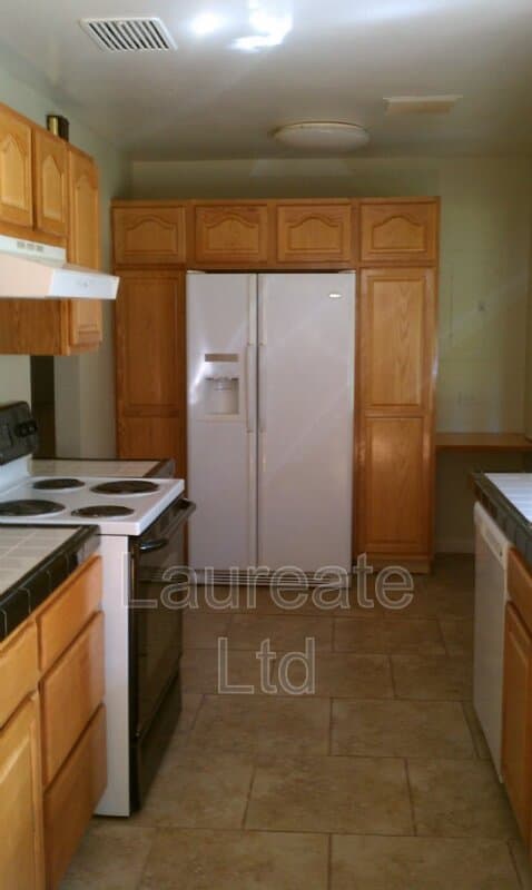 Aurora House: 2332 Oakland St.